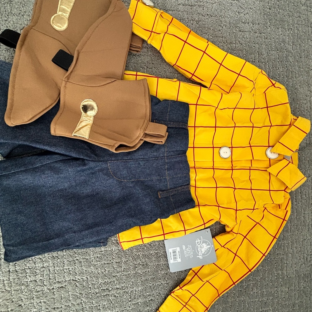 Disney Woody Costume - Yellow and Brown Size Small NWT